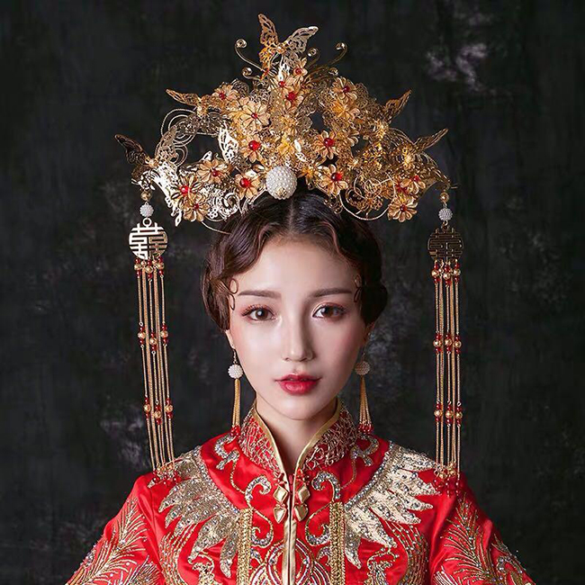 Cô dâu trang điểm theo phong cách Trung Hoa 
