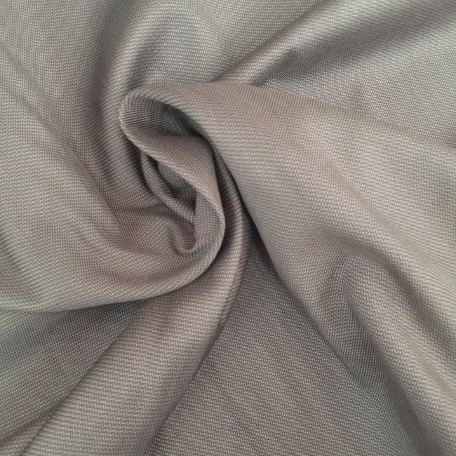 Vải Linen có 3 ưu điểm nổi bật mà không nhiều loại vải khác có được như chịu nhiệt, thấm hút tốt và chất vải bóng mượt