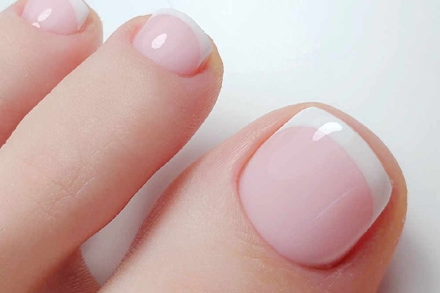 Mẫu nail chân màu hồng