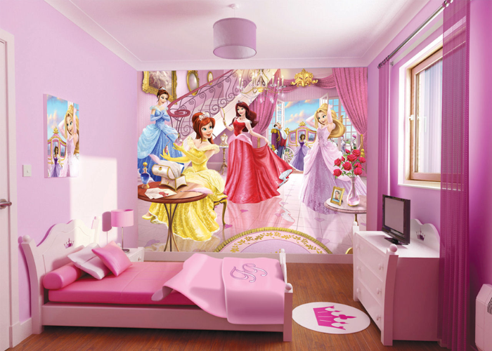 Sử dụng giấy dán tường họa tiết công chúa Disney để trang trí phòng ngủ cho bé gái