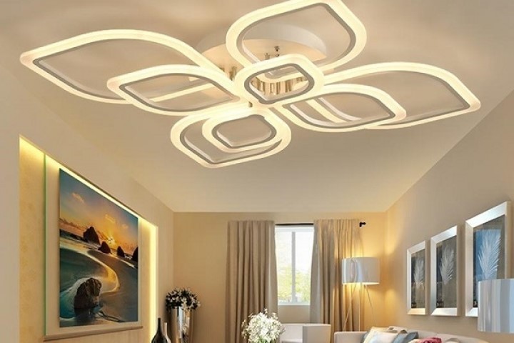 Kết hợp giữa trần thạch cao phòng khách cùng hệ thống đèn chiếu sáng siêu sang chảnh