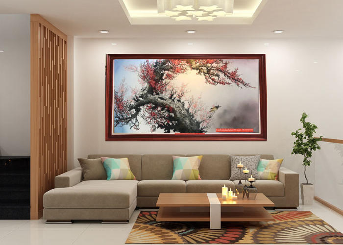 Tranh sơn dầu “Hoa anh đào và thân cây cổ thụ” nổi bật trong không gian phòng khách có nội thất đơn giản