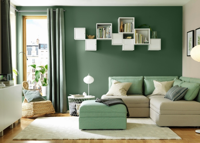 Trang trí tường phòng khách bằng màu sơn là màu yêu thích nhưng vẫn đảm bảo màu sắc các đồ vật hài hòa  
