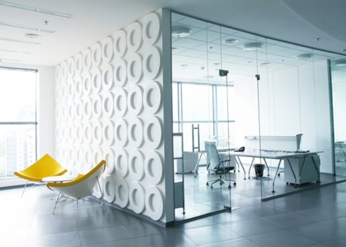 Sử dụng vách ngăn có thiết kế độc đáo để tạo không gian riêng tư trong văn phòng làm việc