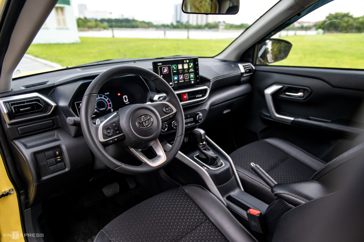 Xe Toyota Raize sở hữu nội thất có thiết kế hiện đại, rộng rãi