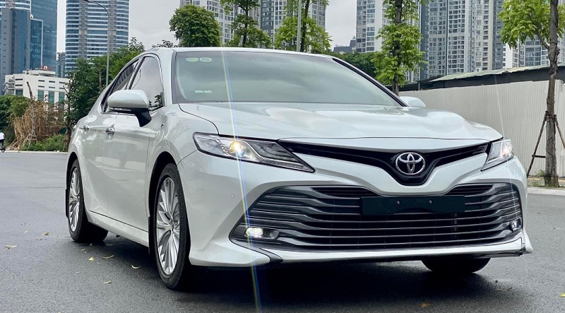 Ngoại thất Toyota Camry 2.5Q