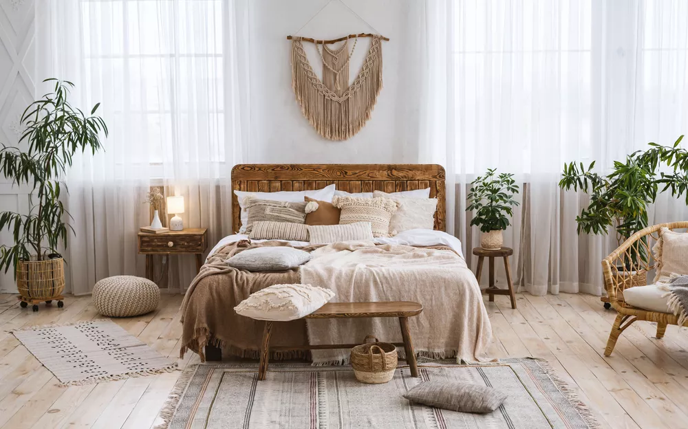 Add some vintage and handmade pieces in boho style home decor