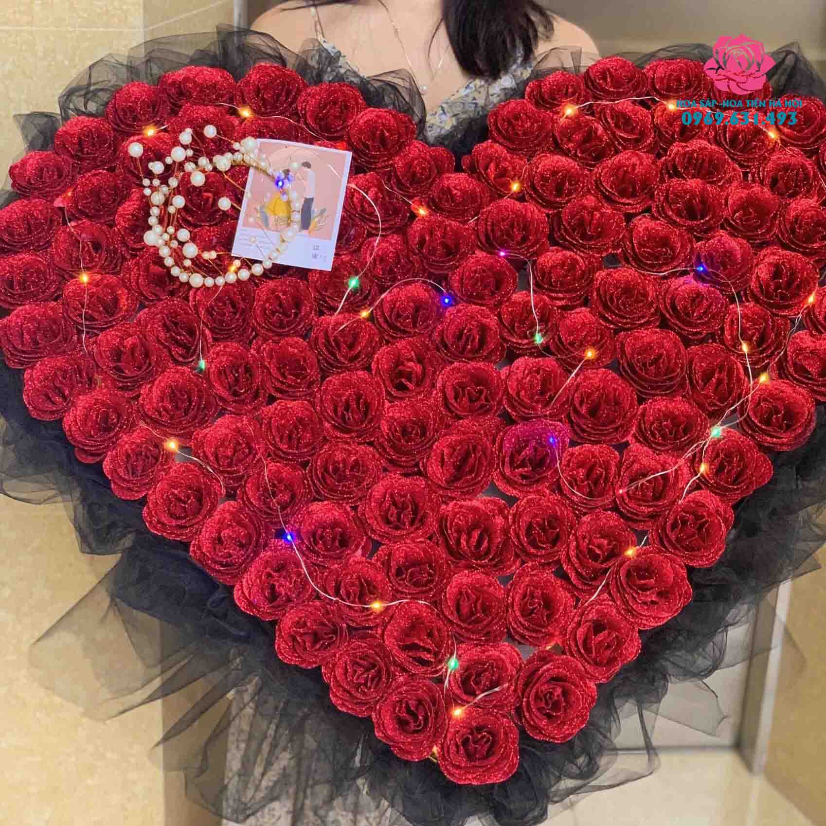 Cách cắm giỏ hoa hồng hình trái tim tặng nàng dịp Valentine