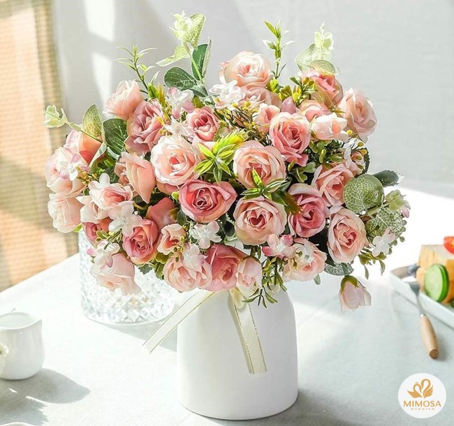 Gợi ý cách cắm hoa hồng để bàn ngày cưới cực đẹp, ấn tượng