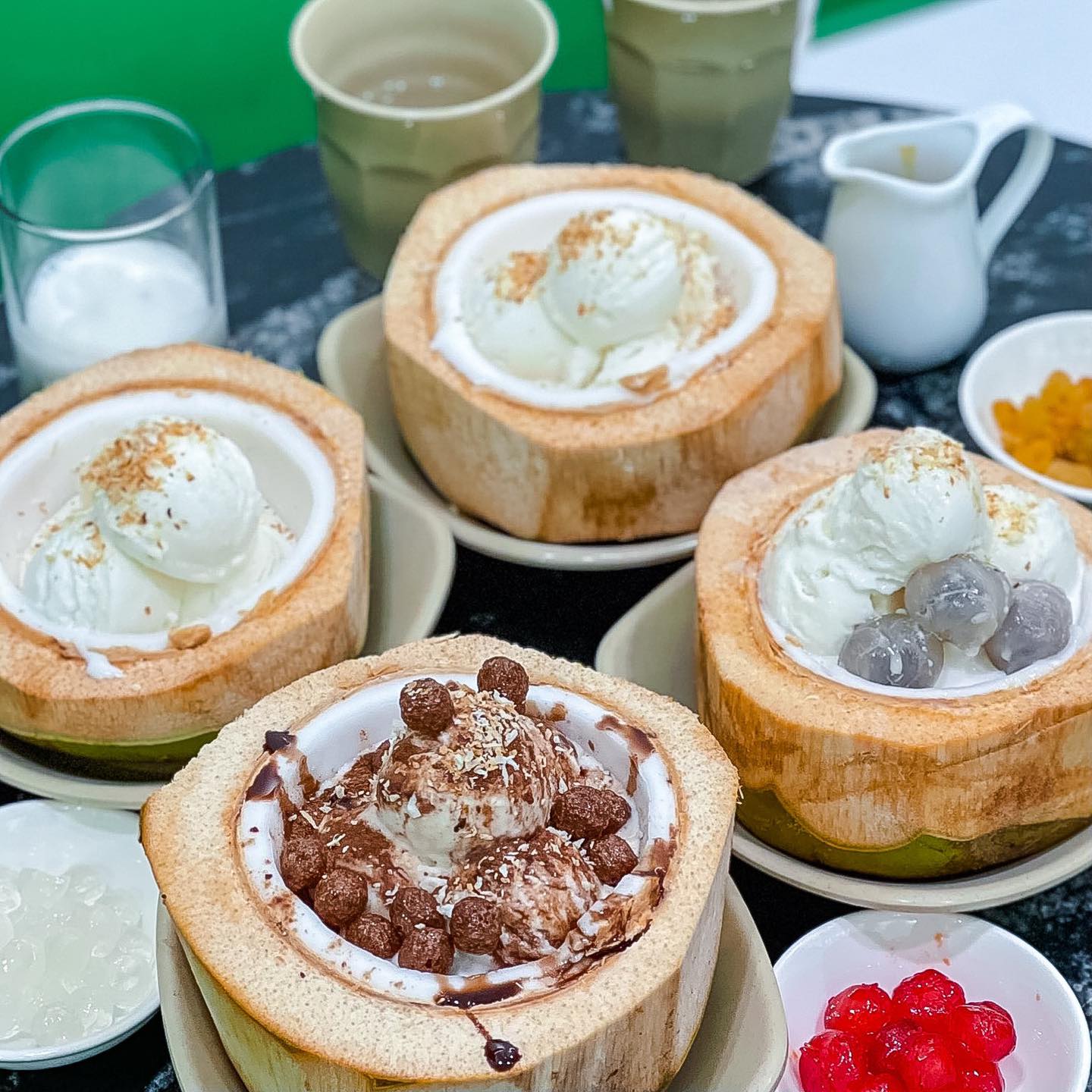 Kem dừa Coconut siêu ngon với đủ loại topping