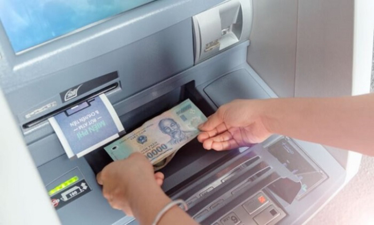 Hoàn thành rút tiền không cần thẻ tại ATM