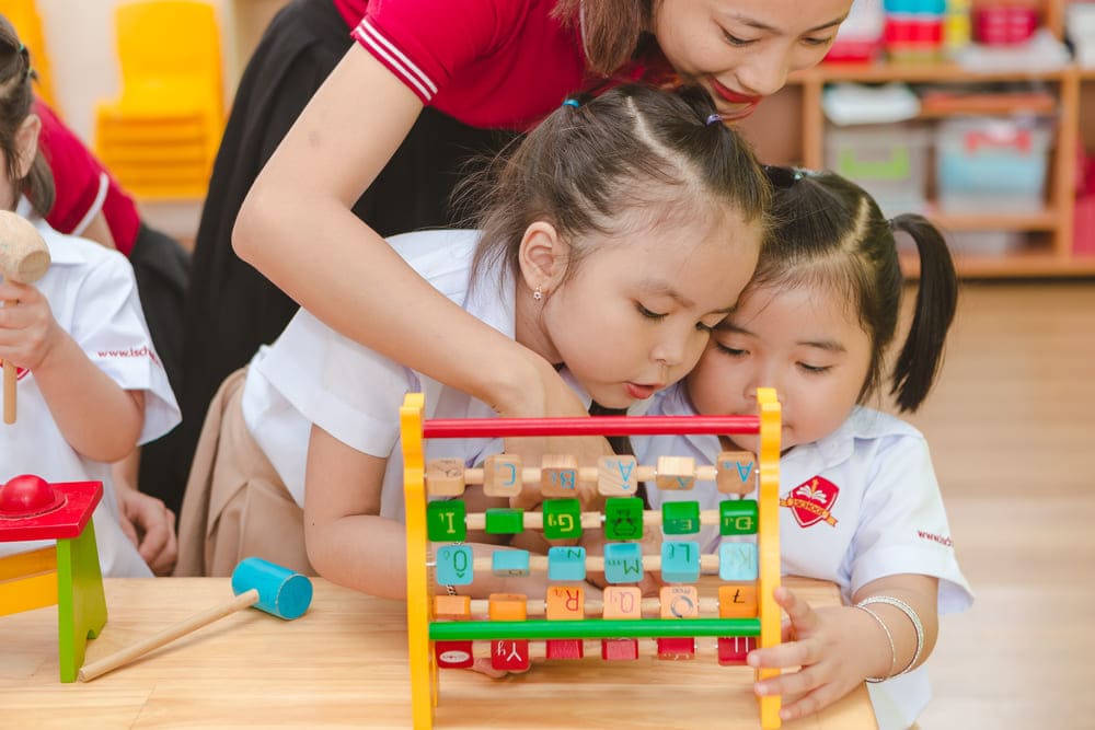 Phương pháp Montessori cho trẻ mầm non