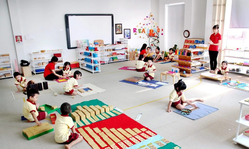 Sự khác nhau giữa phương pháp Montessori và Reggio Emilia