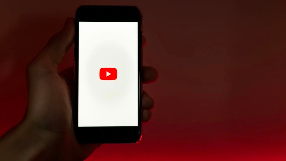 Cách làm YouTube trên điện thoại cho người mới bắt đầu