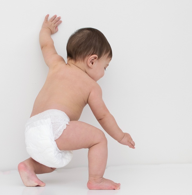 Bỉm quần được đánh giá cao hơn nhờ khả năng thấm hút tốt, ôm sát khi bé hoạt động