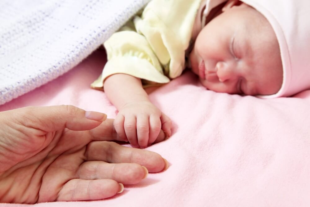 “Bí kíp” giúp mẹ chọn được cho trẻ sinh non size tã dán phù hợp
