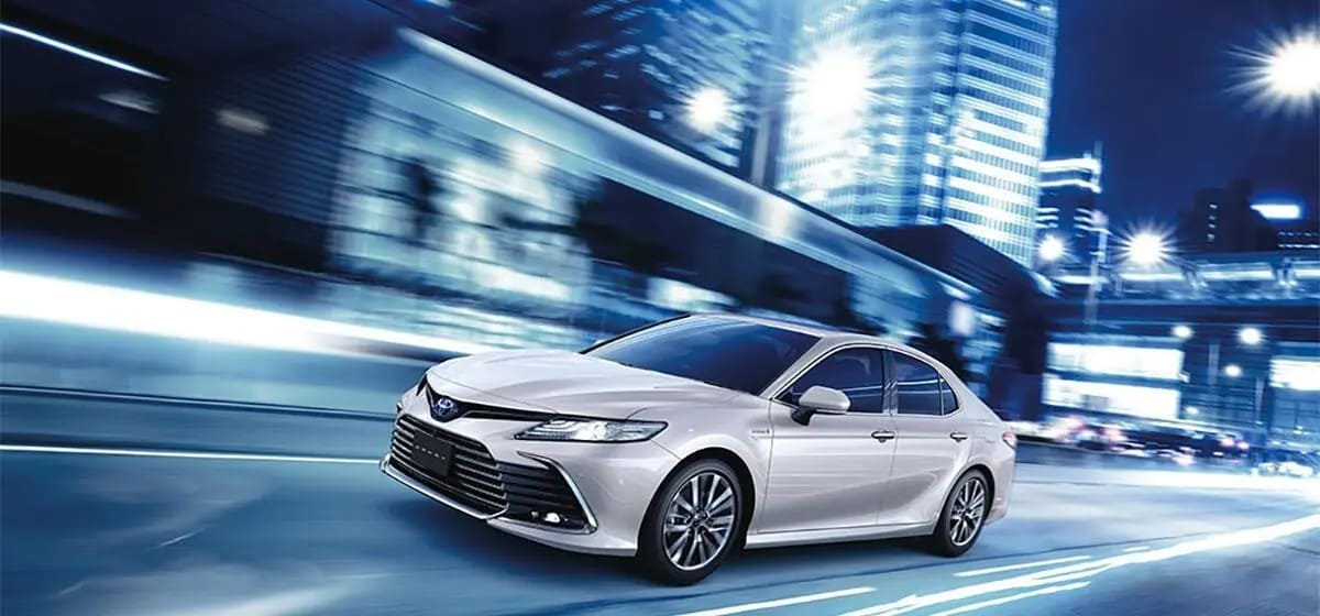 so sánh 2 phiên bản camry hybrid