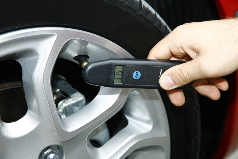 Áp suất lốp ô tô là gì? Điều chỉnh áp suất ô tô theo mùa