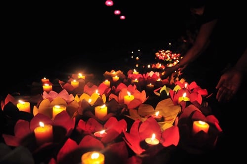 ý nghĩa nghi thức thả đèn hoa đăng lễ vu lan