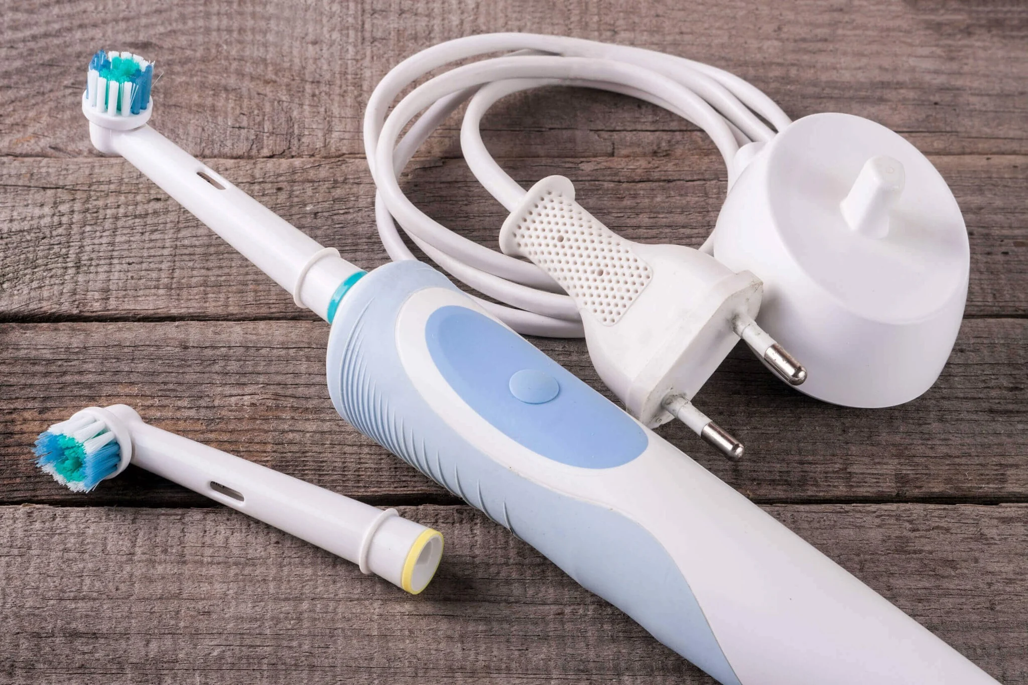 Bàn chải đánh răng điện: Ai nên dùng?