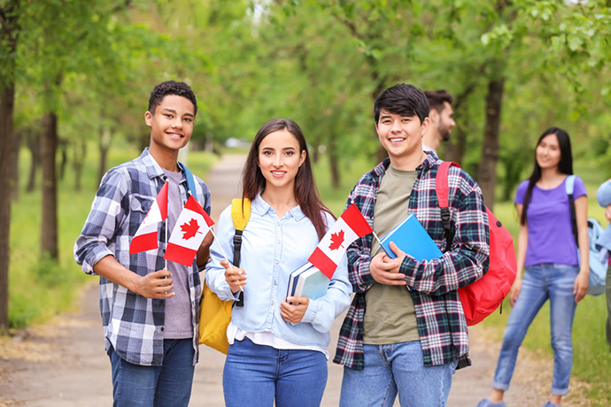 Chi phí du học cấp 3 Canada bao nhiêu tiền?
