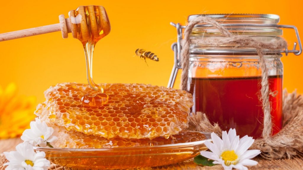 Trị nám hiệu quả bằng mật ong nguyên chất