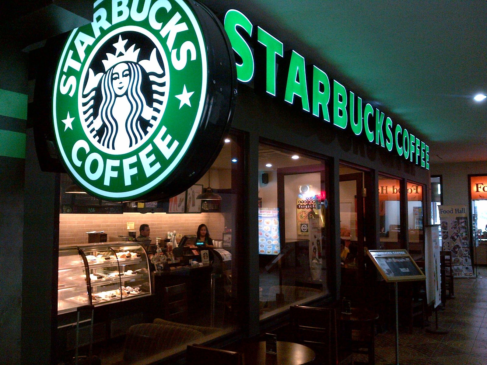 Starbucks: Thương hiệu cà phê Mỹ chinh phục thị trường Việt Nam