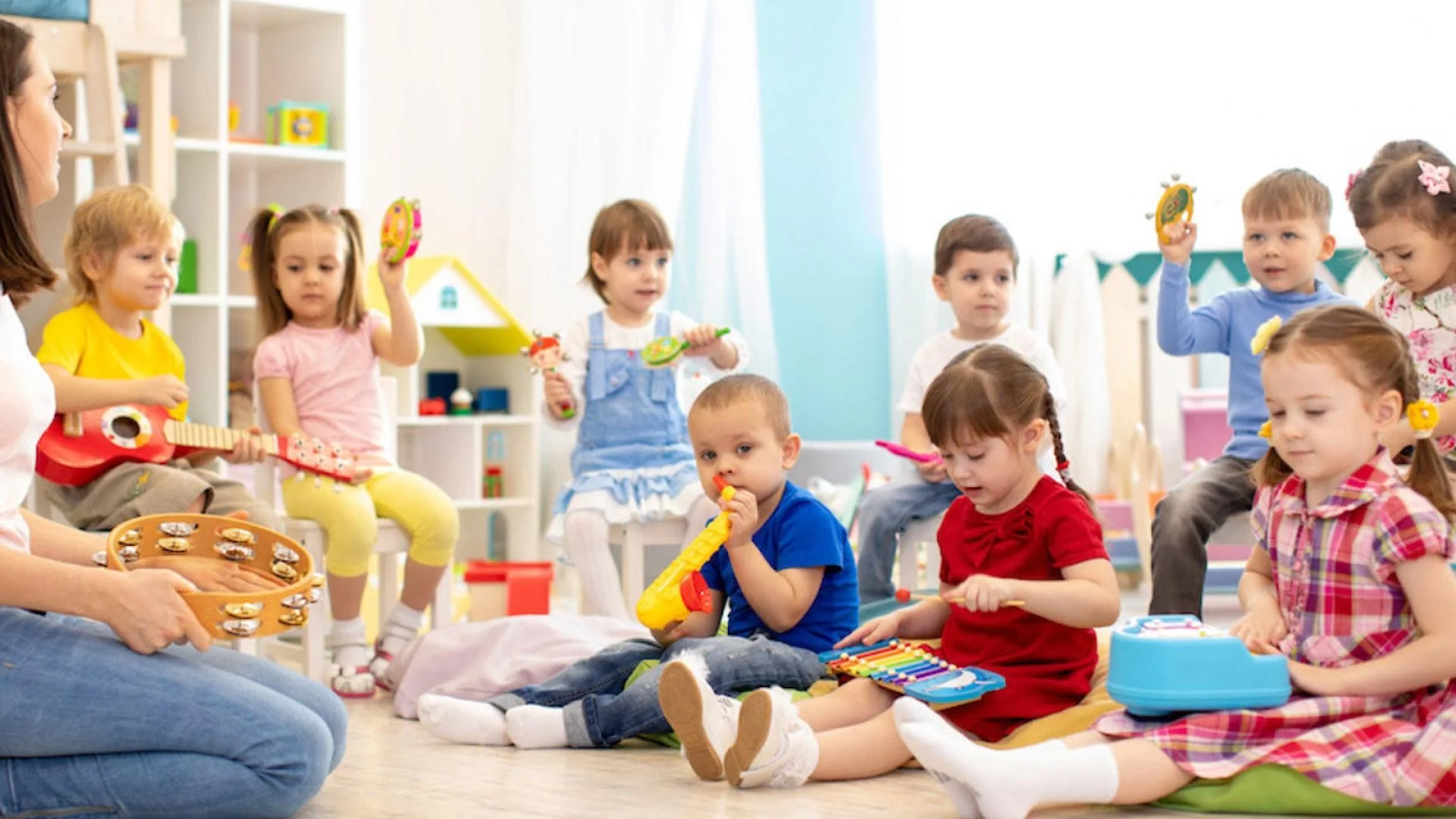 Mầm non phương pháp Reggio Emilia và Montessori 