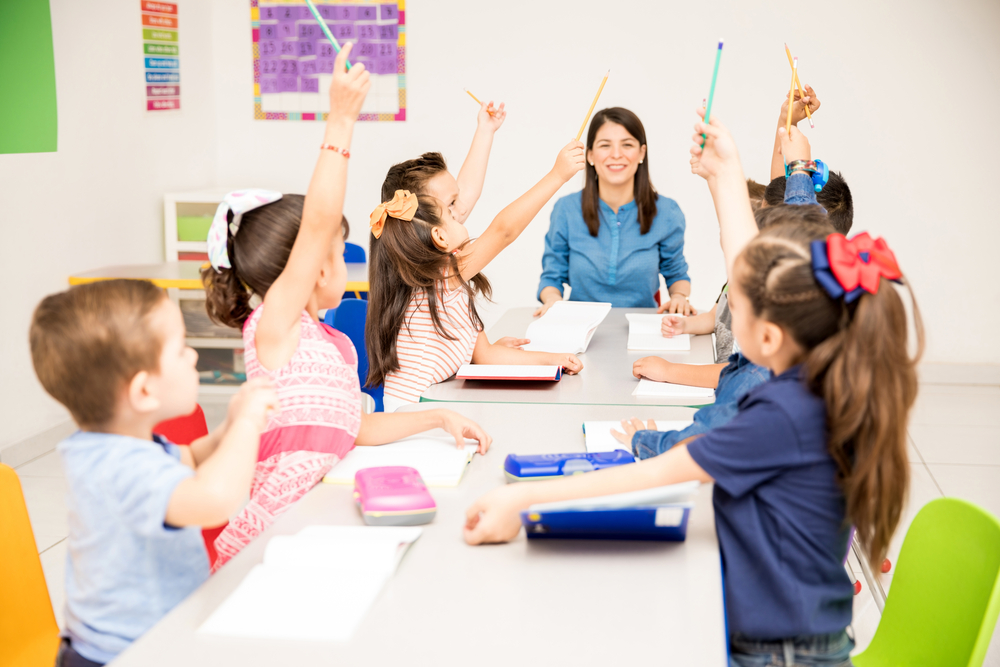 Mầm non phương pháp Reggio Emilia và Montessori 