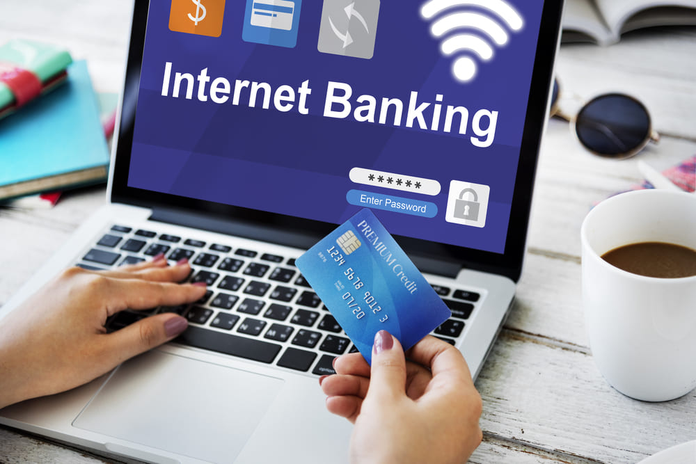 Internet Banking hay Mobile Banking – Đâu Là Giải Pháp Tài Chính Phù Hợp Cho Bạn?