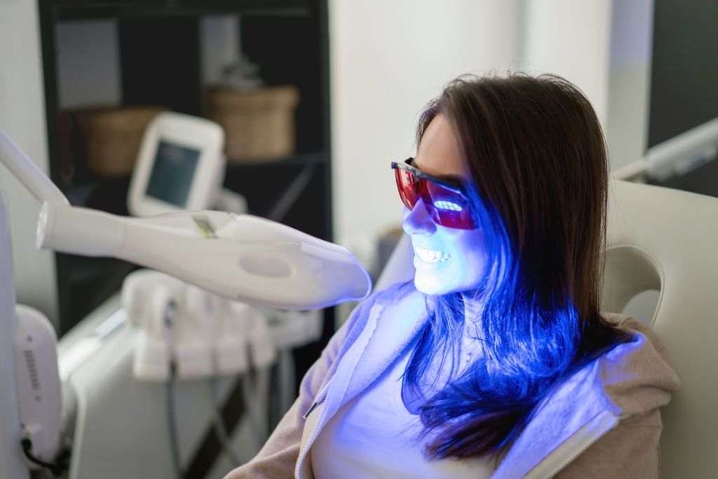 Laser whitening – Làm trắng răng công nghệ cao có đáng để thử?
