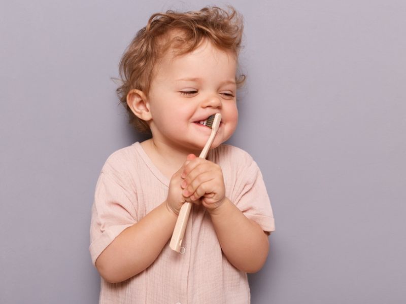 Có nên sử dụng kem đánh răng không Fluoride cho bé?