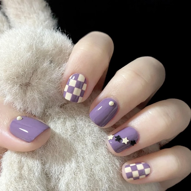 mẫu nail màu tím lavender