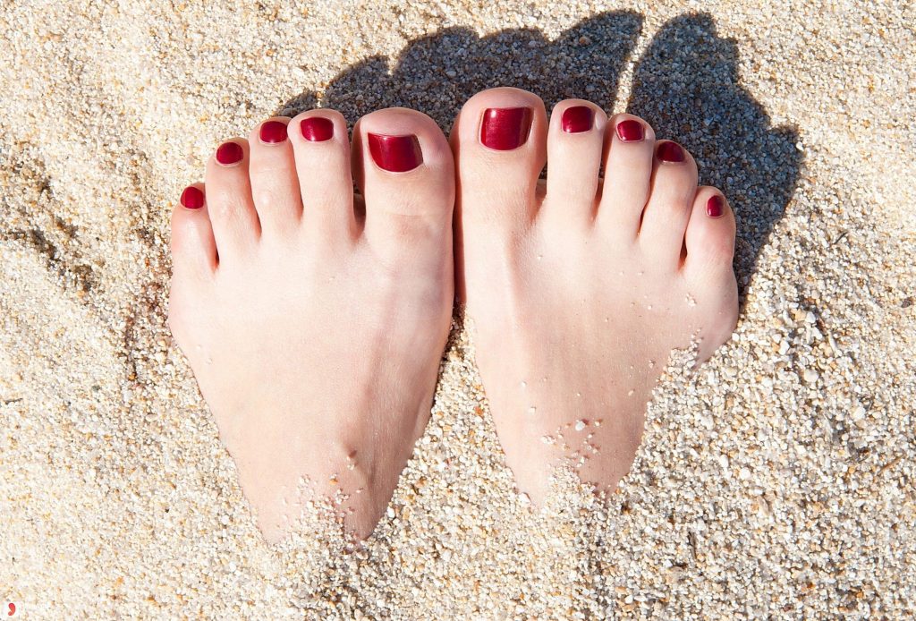 Mẫu nail chân đẹp màu đỏ
