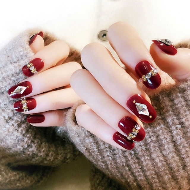 Top 100 mẫu nail đính đá đẹp màu đỏ được yêu thích nhất