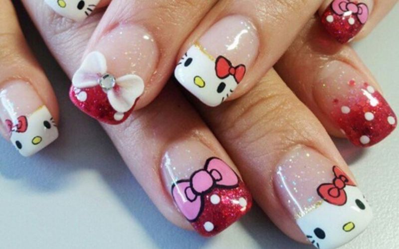Mèo Hello Kitty được kết hợp với sơn gel nhũ kim tuyến.