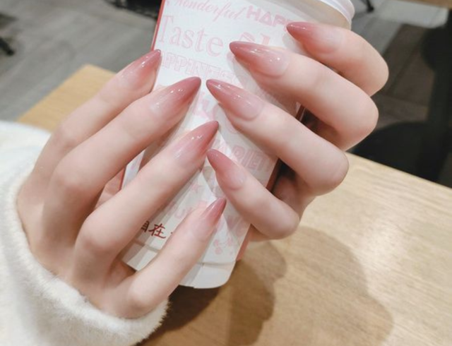 Nail ombre pha màu nude