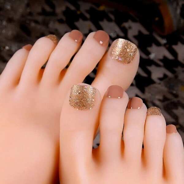 Nail chân ánh kim đẹp lung linh (Nguồn : Internet)