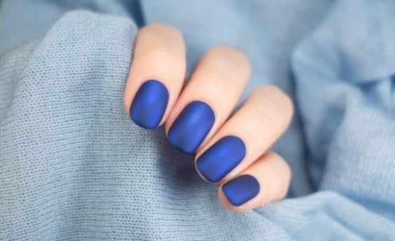 Sơn gel xanh navy mang một nét đẹp huyền bí và sang trọng (Nguồn: Internet)