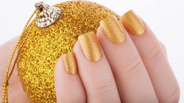 Nail màu gold mang phong cách thời thượng, đẳng cấp (Nguồn: Internet)
