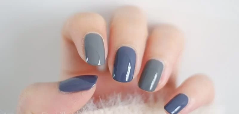 Nail màu xám kết hợp với màu xanh mang vẻ đẹp độc đáo (Nguồn: Internet)
