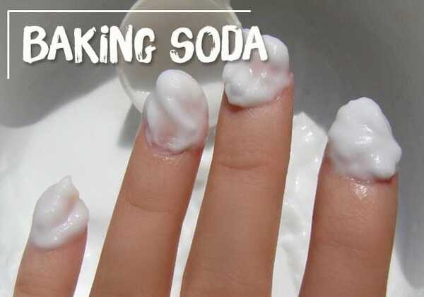 Baking soda giúp làm sạch sơn móng tay hiệu quả (Nguồn: Internet)