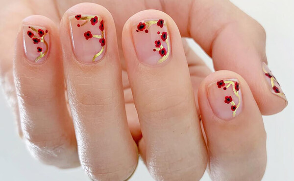 Mẫu nail vẽ hoa đơn giản, nổi bật phù hợp với mùa xuân (Nguồn: Internet)
Link: 
