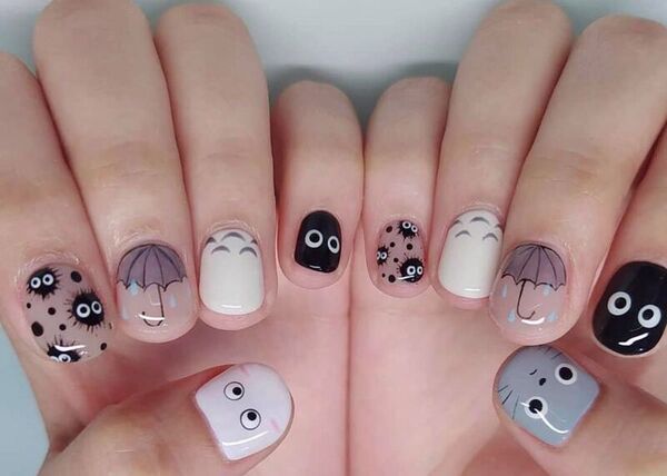 Trang trí móng tay với nhân vật hoạt hình Totoro đáng yêu (Nguồn: Internet)
