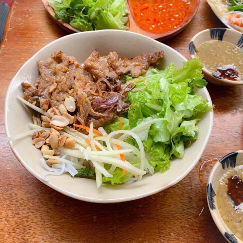 Ăn gì ở Đà Nẵng: Bún thịt nướng
