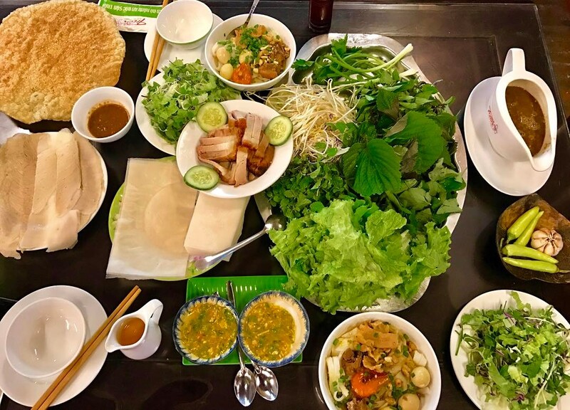 Một bữa ăn tại Đặc sản Trần Đà Nẵng