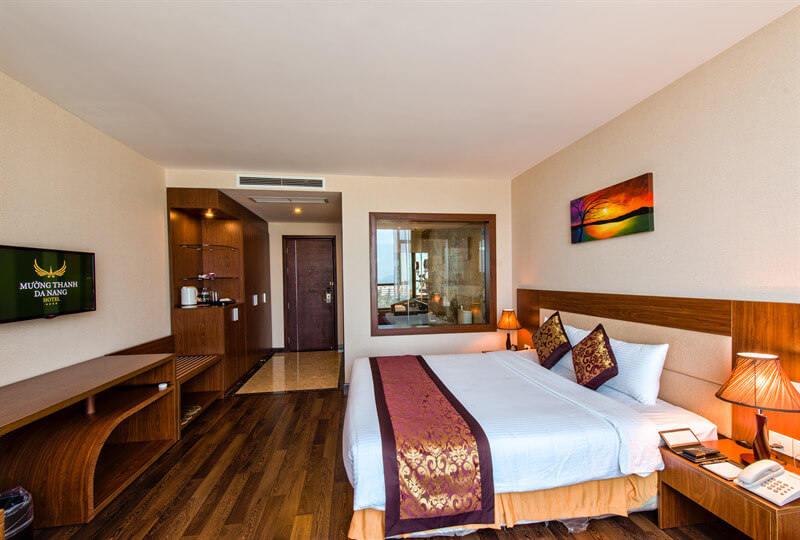 Phòng Deluxe của khách sạn Mường Thanh Sơn Trà, Đà Nẵng