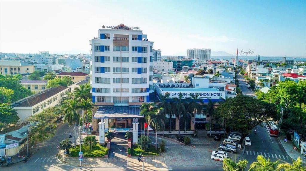 Khách sạn Sài Gòn Quy Nhơn sát bên cạnh biển
