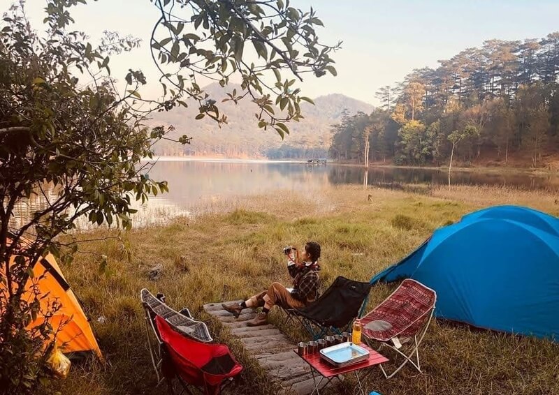 cắm trại tại hồ