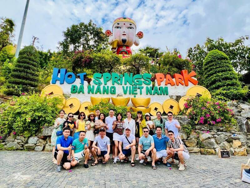 Review công viên suối khoáng nóng – Núi Thần Tài Đà Nẵng